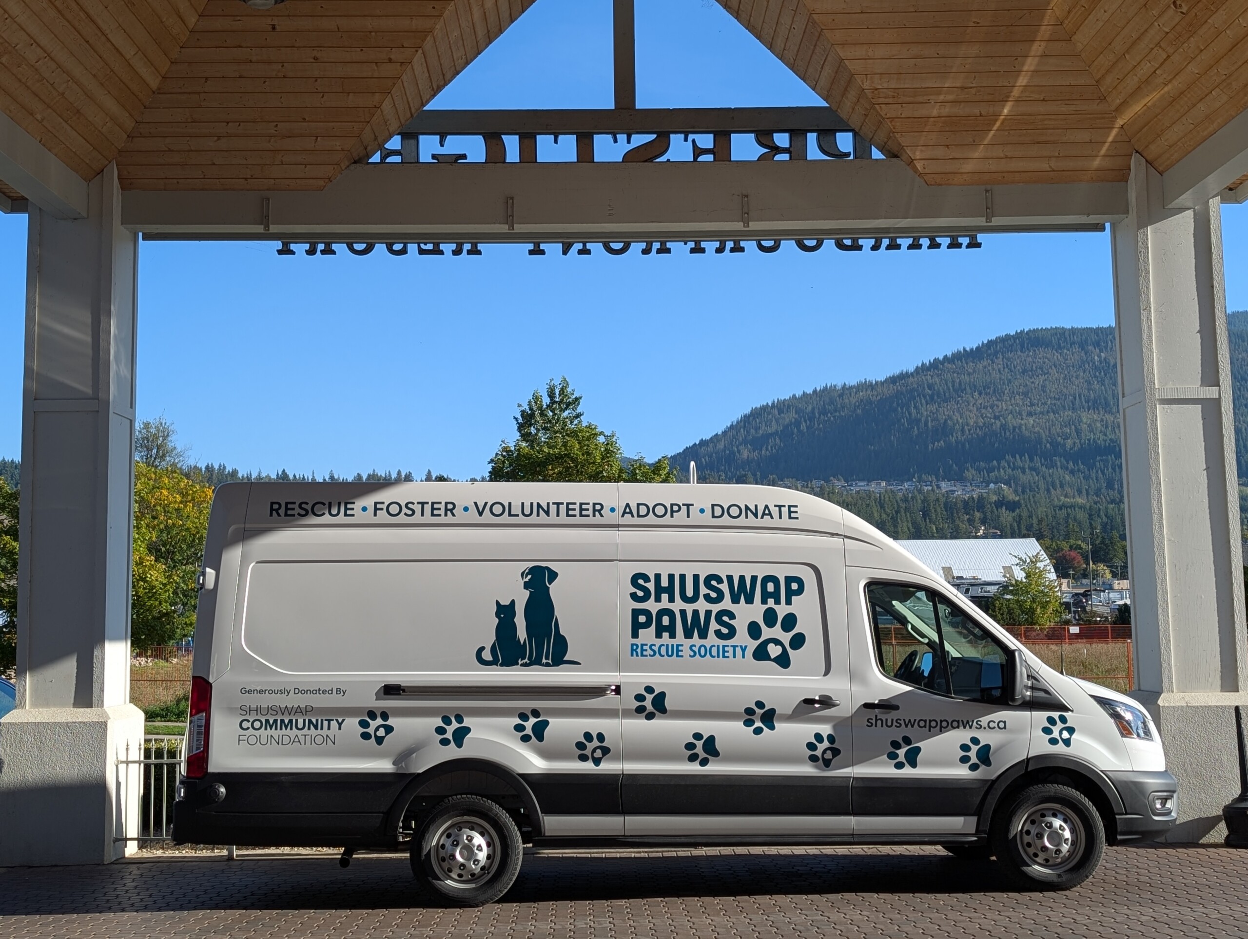 Shuswap Paws Rescue Van Adams River Salute to the Sockeye Festival